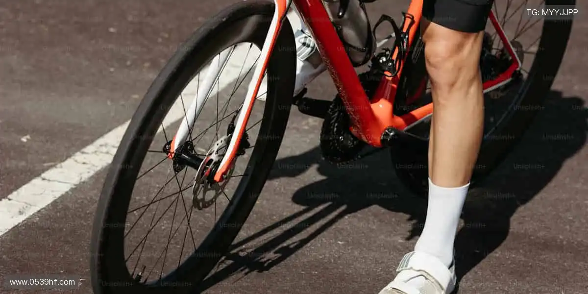 激情碰撞，瞬间点燃！⚽️🏀 锁定我们，见证每一个改写历史的时刻！